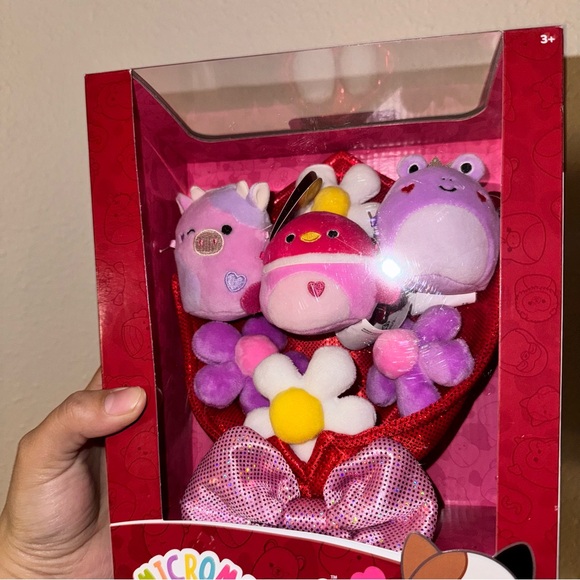 VALENTINES DAY SQUISHMALLOWS - Picture 2 of 5